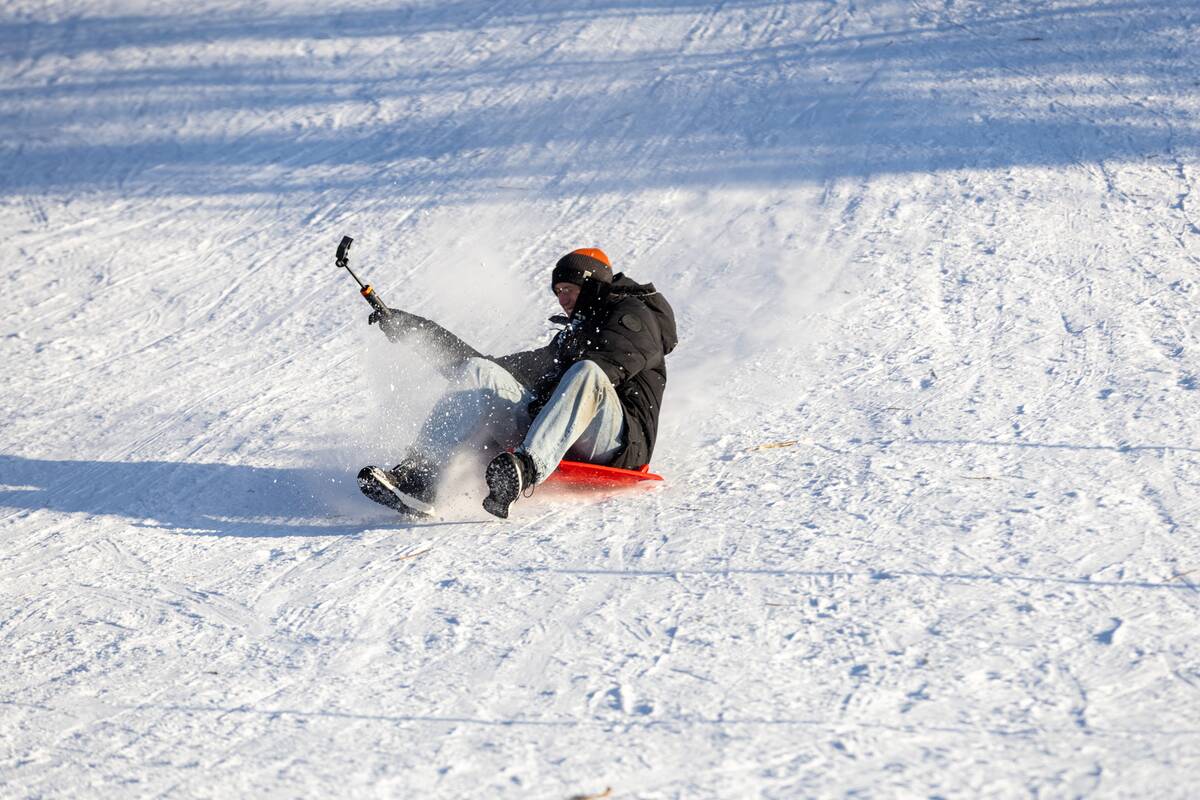 "Išsiilgę žiemos pramogų miestiečiai leidosi į gamtą"