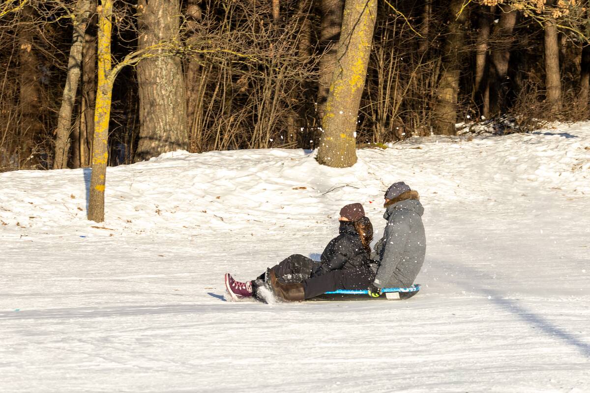 "Išsiilgę žiemos pramogų miestiečiai leidosi į gamtą"