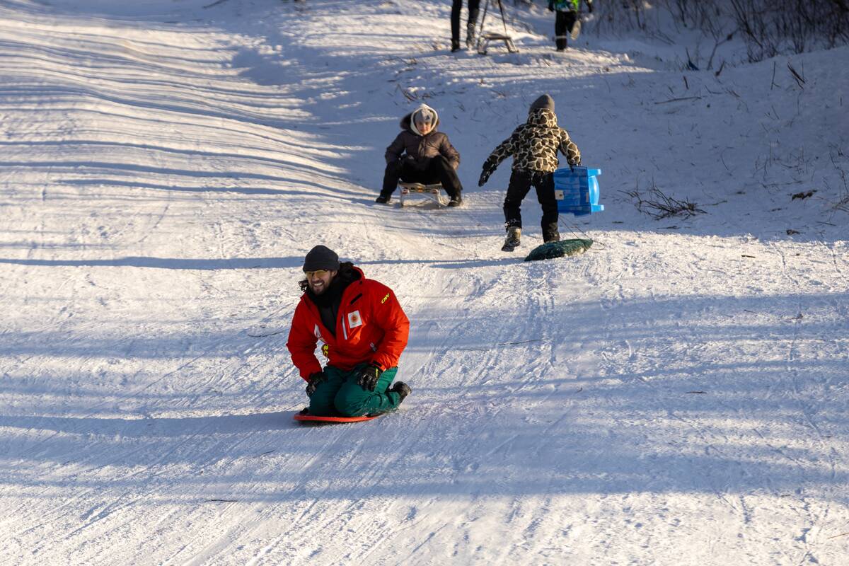 "Išsiilgę žiemos pramogų miestiečiai leidosi į gamtą"