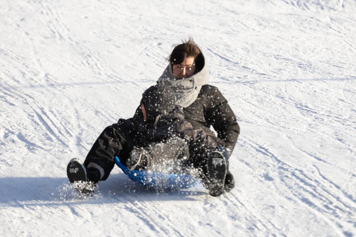 "Išsiilgę žiemos pramogų miestiečiai leidosi į gamtą"