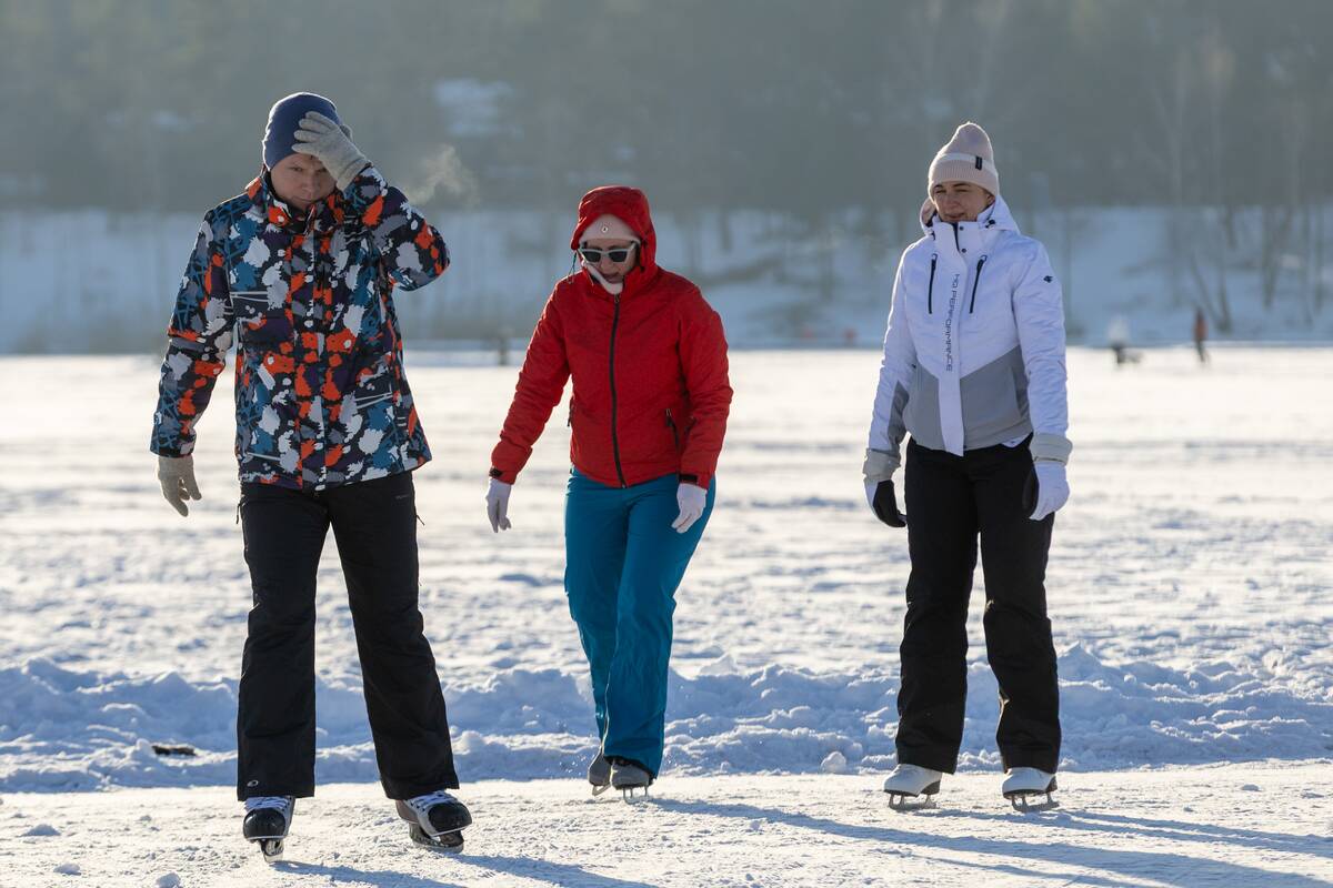 "Išsiilgę žiemos pramogų miestiečiai leidosi į gamtą"