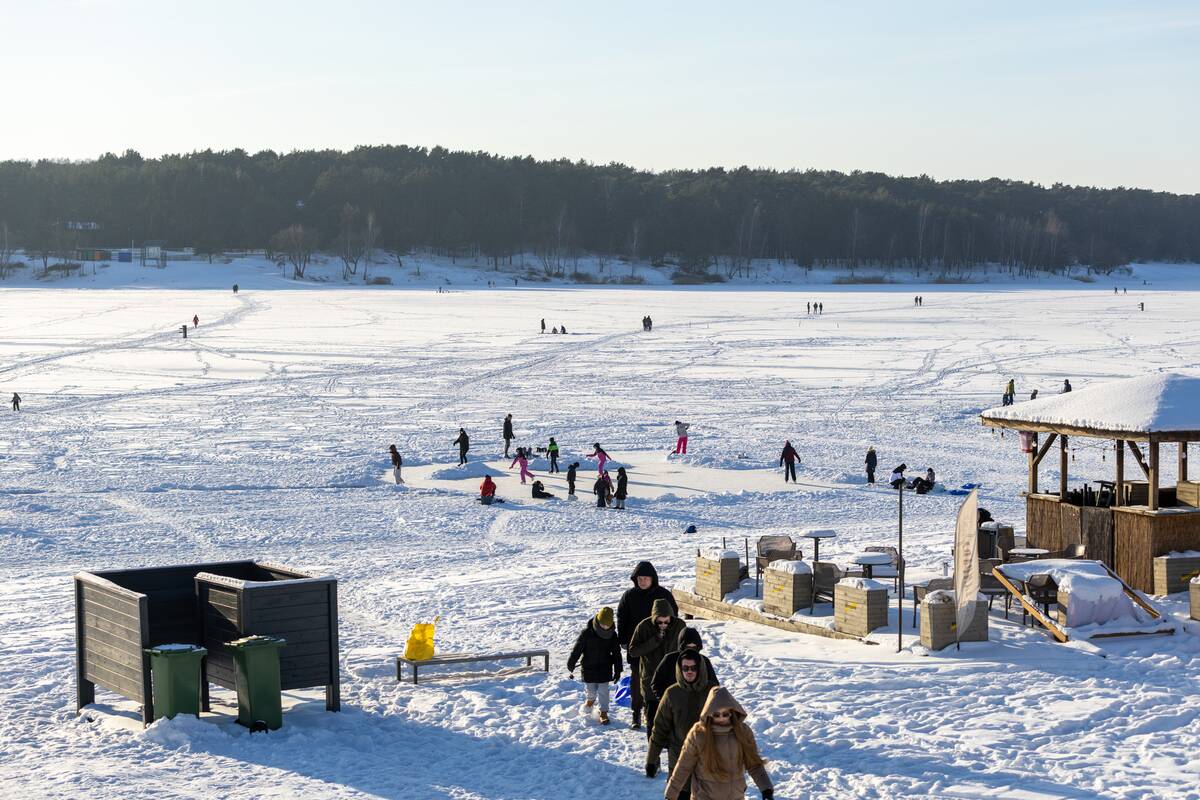 "Išsiilgę žiemos pramogų miestiečiai leidosi į gamtą"