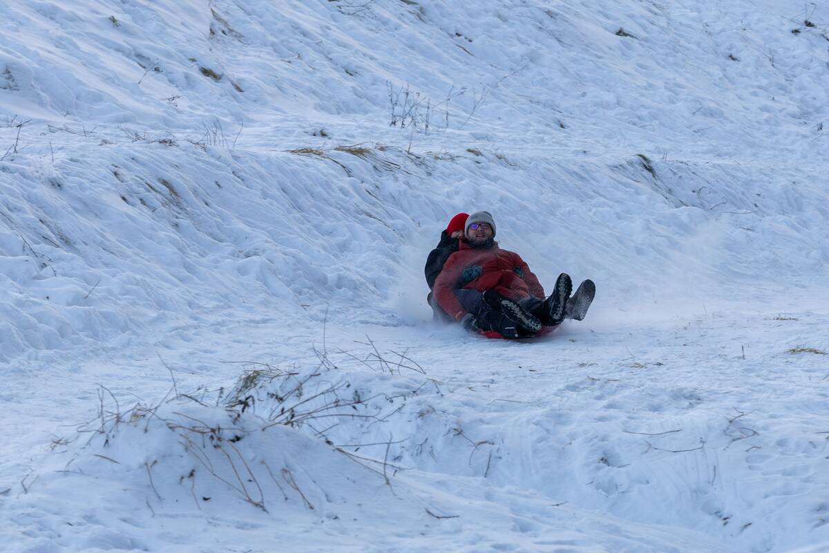"Išsiilgę žiemos pramogų miestiečiai leidosi į gamtą"