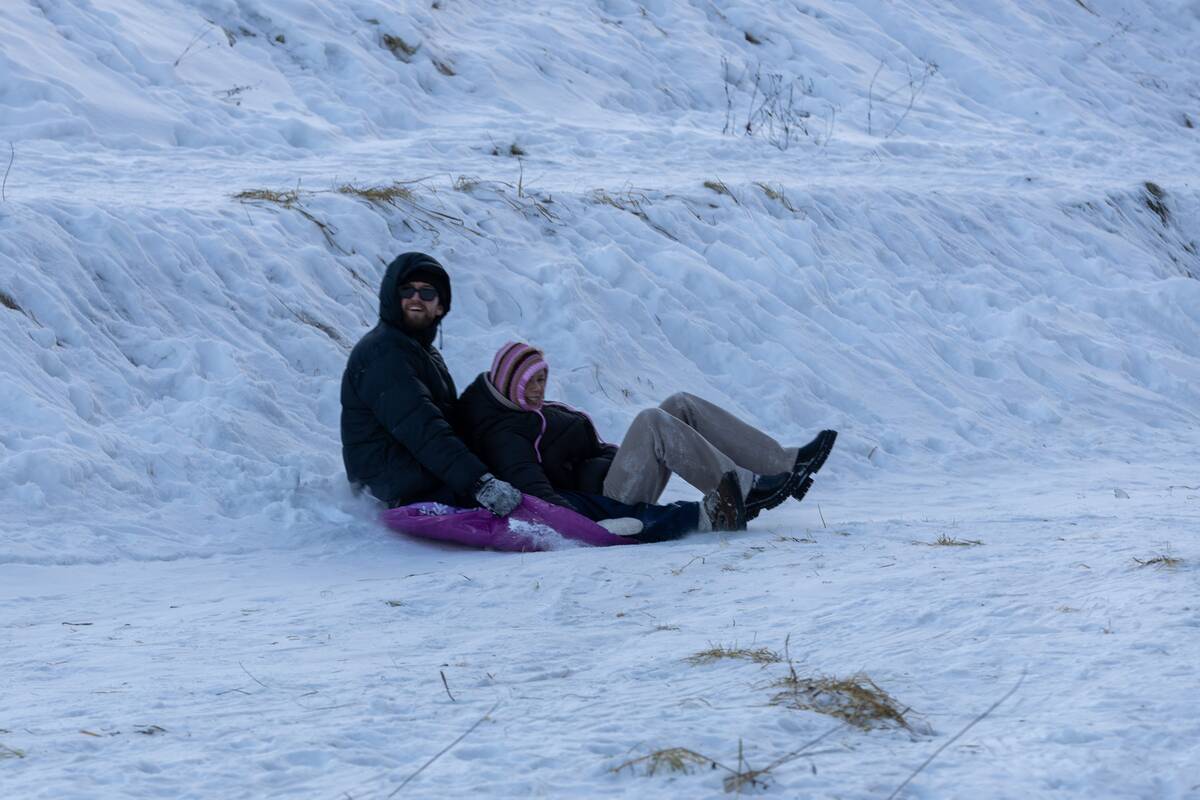 "Išsiilgę žiemos pramogų miestiečiai leidosi į gamtą"