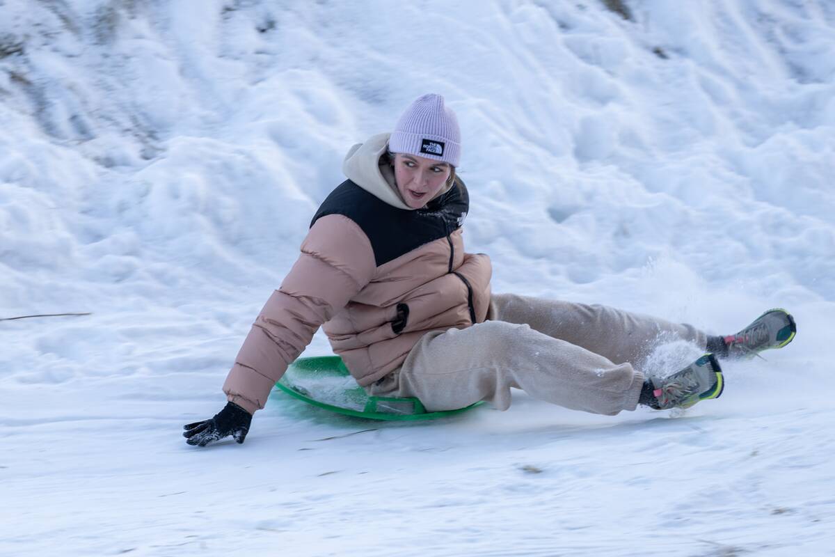 "Išsiilgę žiemos pramogų miestiečiai leidosi į gamtą"