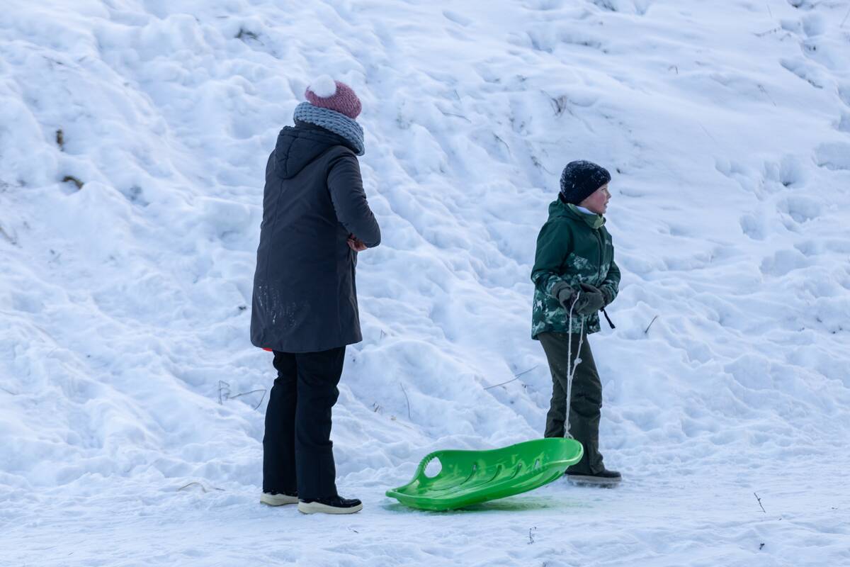 "Išsiilgę žiemos pramogų miestiečiai leidosi į gamtą"