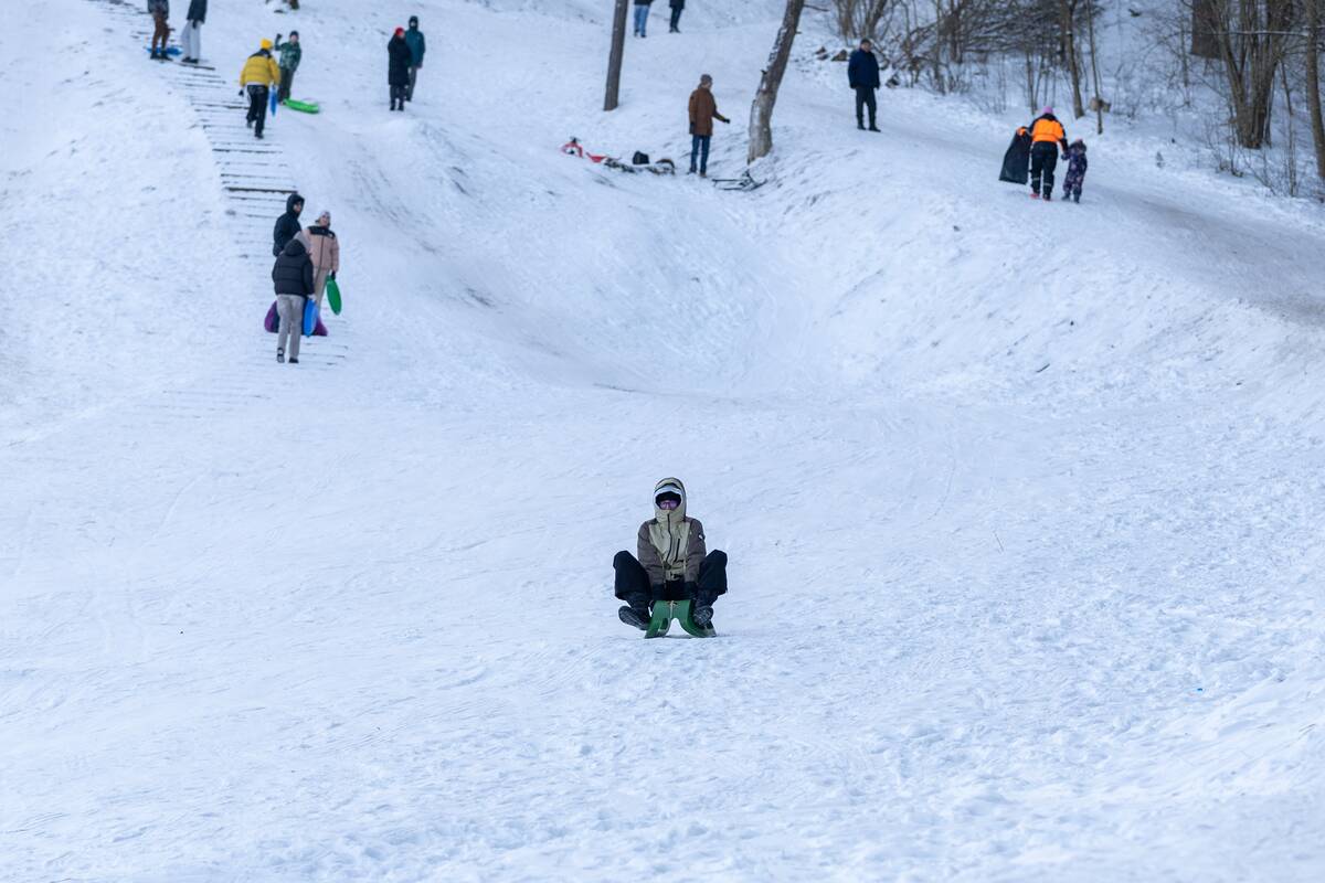 "Išsiilgę žiemos pramogų miestiečiai leidosi į gamtą"