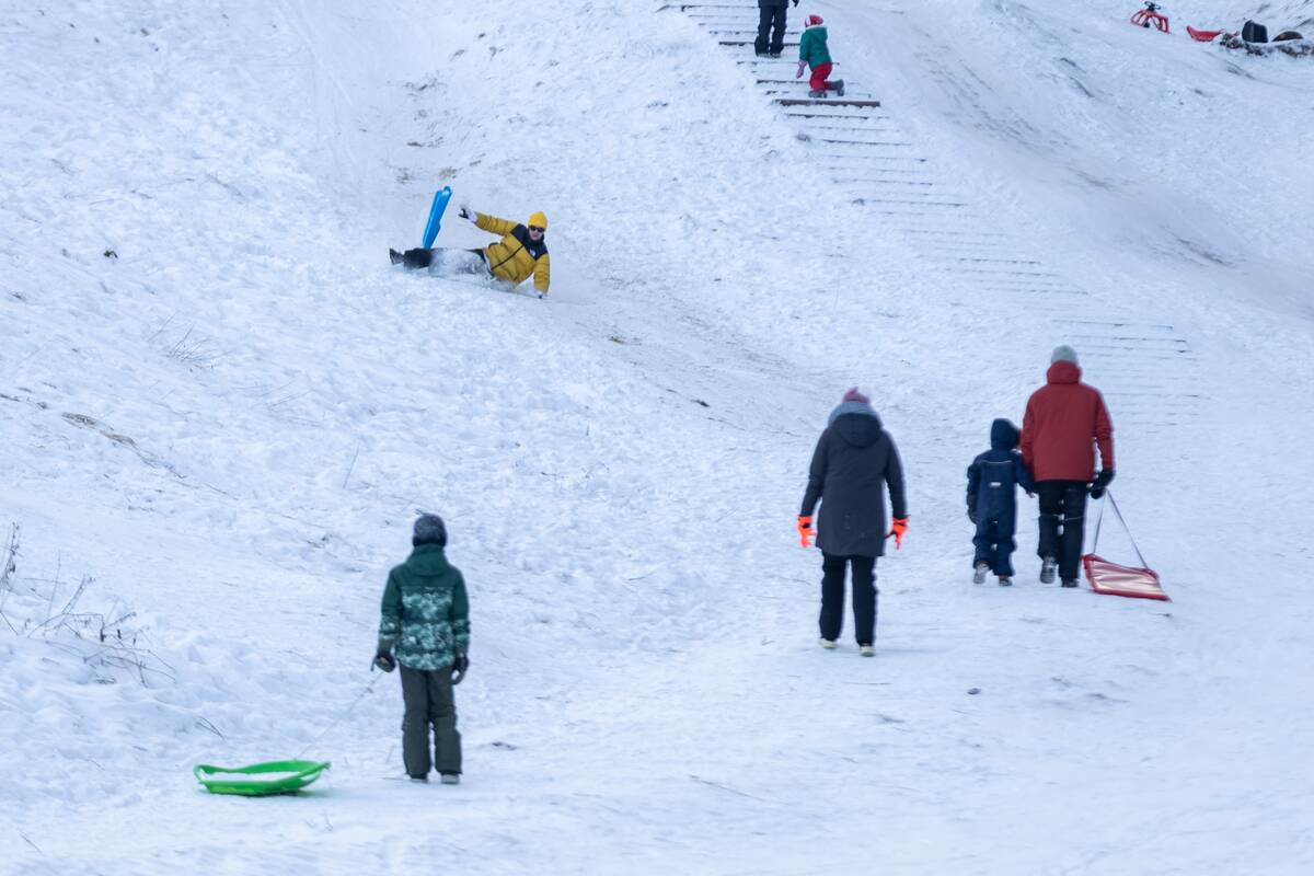 "Išsiilgę žiemos pramogų miestiečiai leidosi į gamtą"