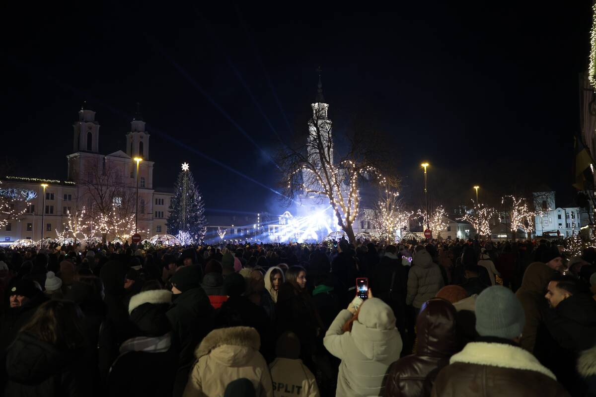 Kaunas džiaugsmingai pasitiko 2026-uosius!  