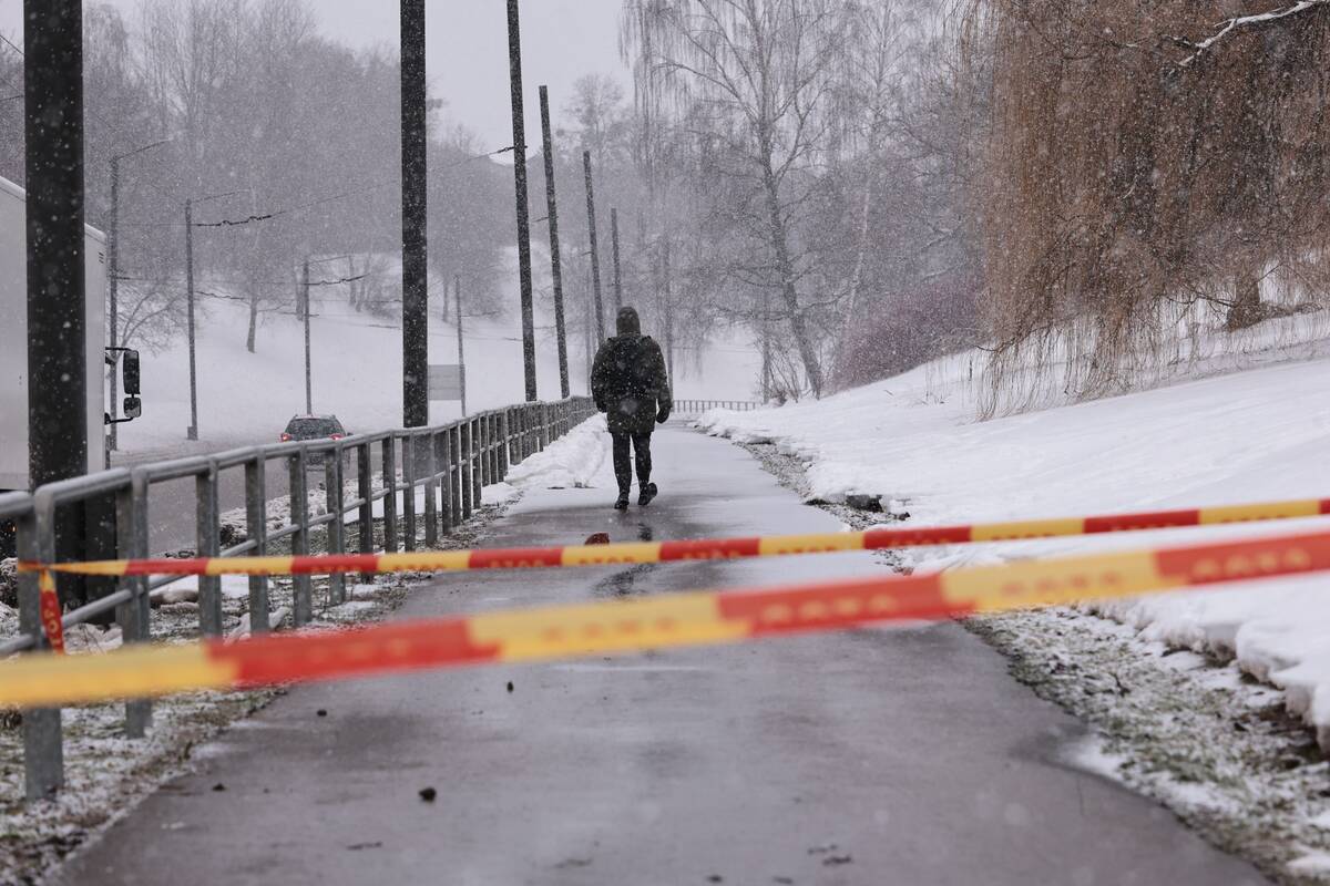 Nemalonūs žiemos siurprizai Kaune: gatvė virto upe