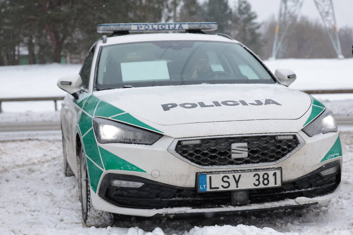 Petrašiūnuose – miškavežio ir lengvojo automobilio akistata