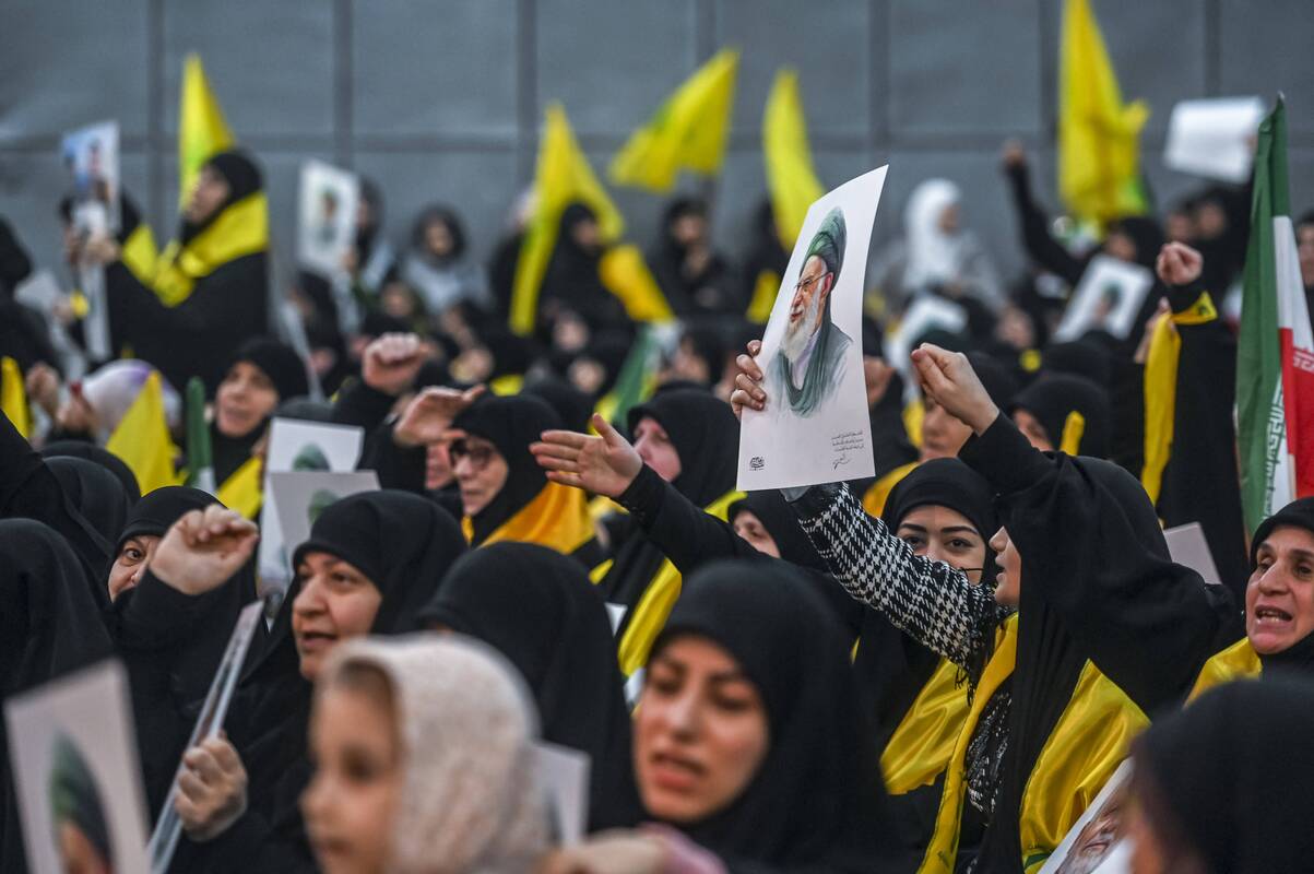 Dislokavęs lėktuvnešį Donaldas Trumpas sako, kad Iranas nori derybų