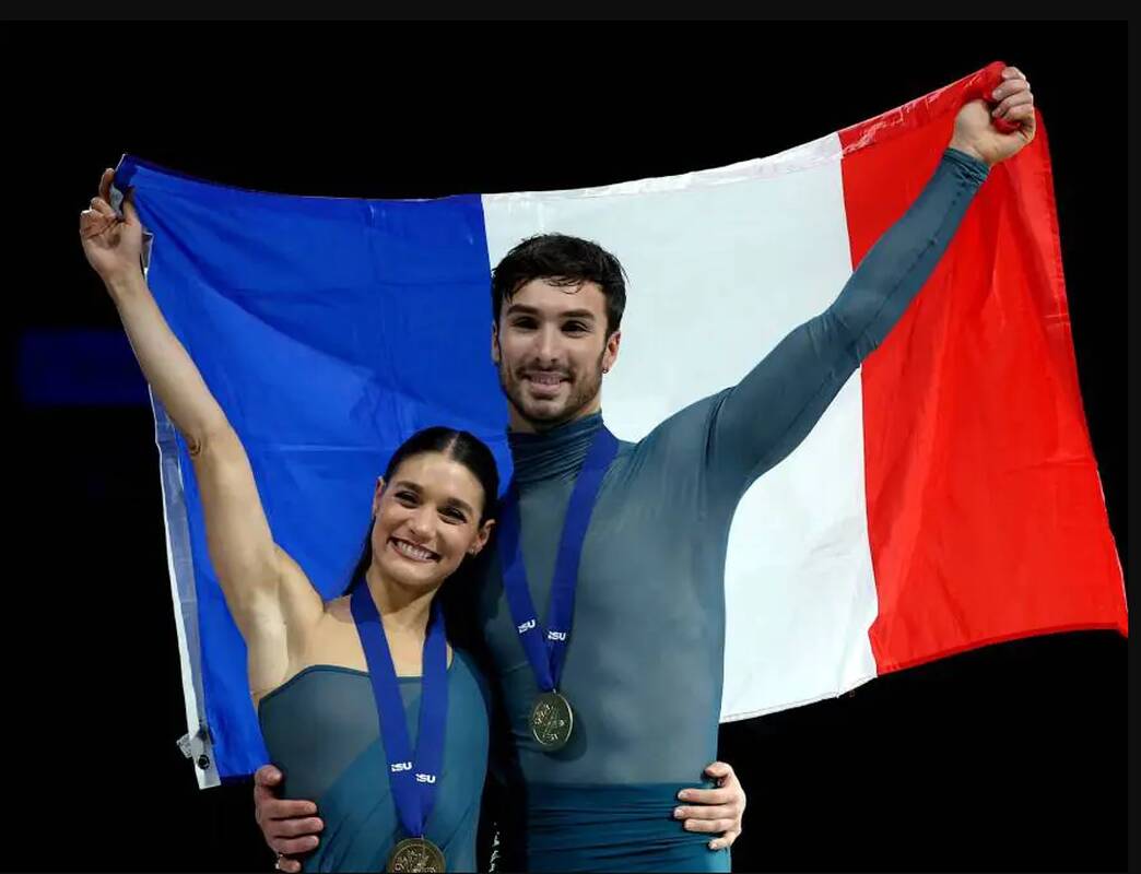 Po triumfo Šefilde – į Lietuvą: naujieji Europos čempionai jau kovą pasirodys ledo šou Kaune