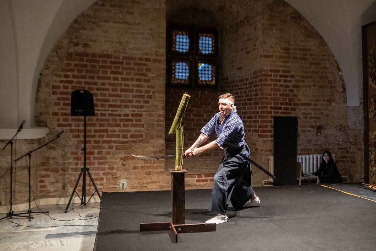  Paroda „Didybė mažume. Japoniškų kardų meninės detalės, grafika, miniatiūrinė skulptūra“