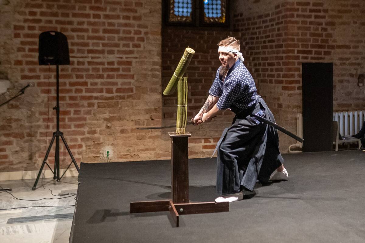  Paroda „Didybė mažume. Japoniškų kardų meninės detalės, grafika, miniatiūrinė skulptūra“