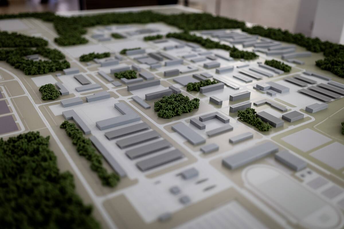 Rūdninkų karinio miestelio vystymo II etapo sutarčių pasirašymas