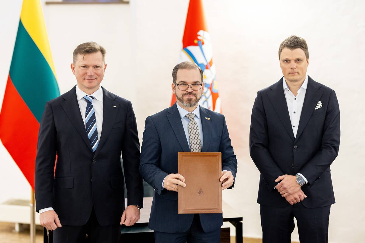 Rūdninkų karinio miestelio vystymo II etapo sutarčių pasirašymas