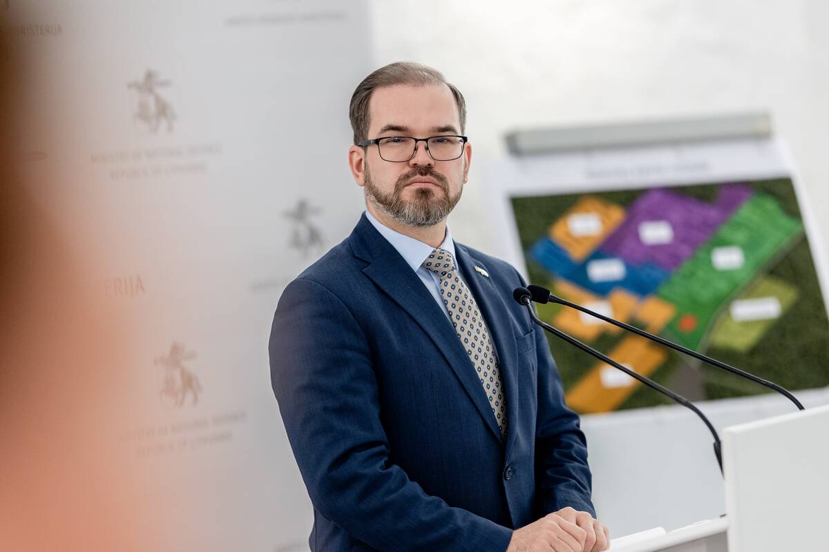 Rūdninkų karinio miestelio vystymo II etapo sutarčių pasirašymas