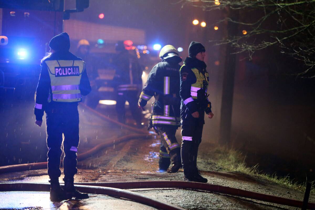 
<span>Grėsmingas pranešimas iš žinomos Kauno parduotuvės: apsinuodijo trys darbuotojos</span>
