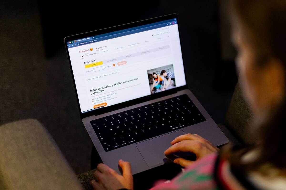 Bankai įvertino naują mokėjimų gavėjų tvarką: gyventojai elgiasi atsargiau