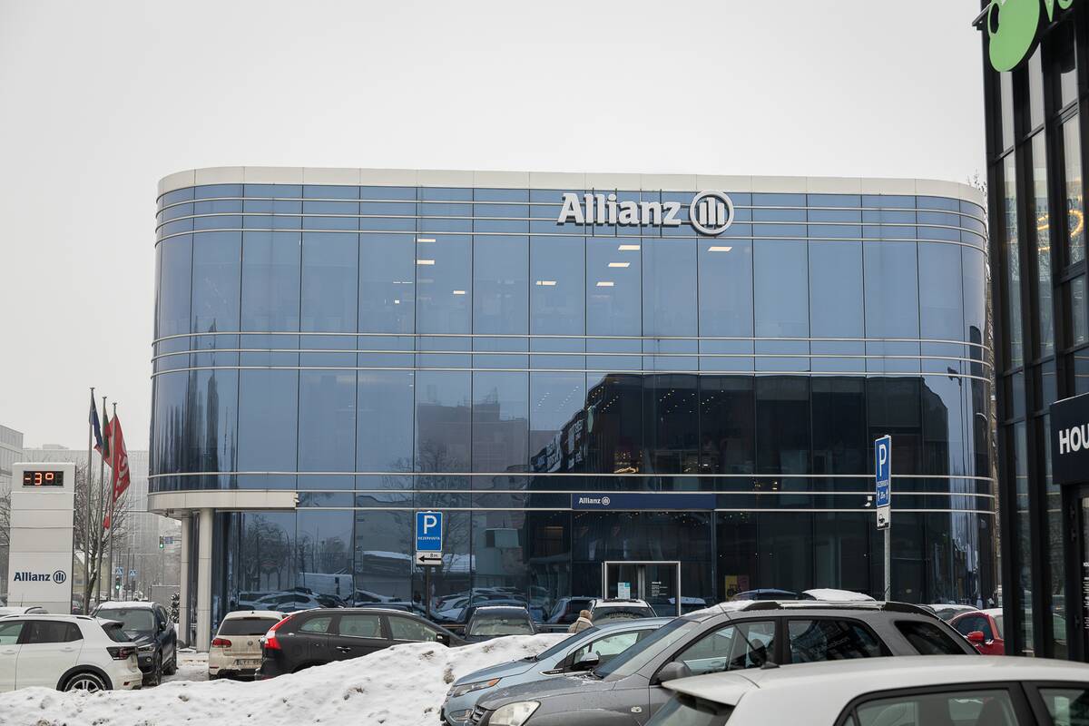 Skundas: „Allianz Lietuva“ klientams nepavyko nei užpildyti dokumentų, nei susisiekti su konsultantais.