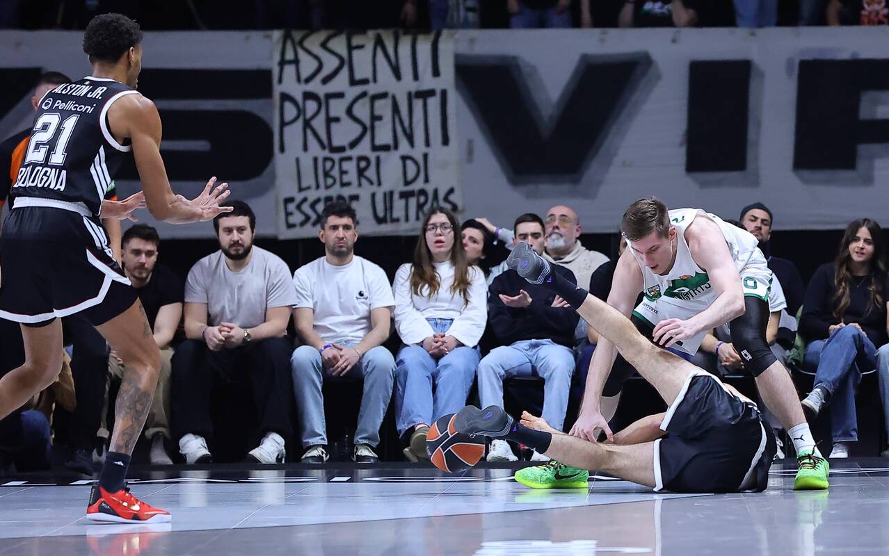 Varžovai: žalgiriečiai aštuonis kartus perėmė kamuolį iš „Virtus“ žaidėjų.