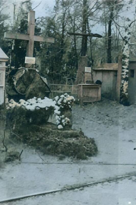 Mįslė: J. Tomkus buvo palaidotas Kaune, Karmelitų kapinėse (senosios Kauno kapinės) 1941 m. spalio 6 d., 1959 m. kapas buvo sulygintas su žeme ir šiandien jo amžinojo poilsio vieta nėra žinoma.