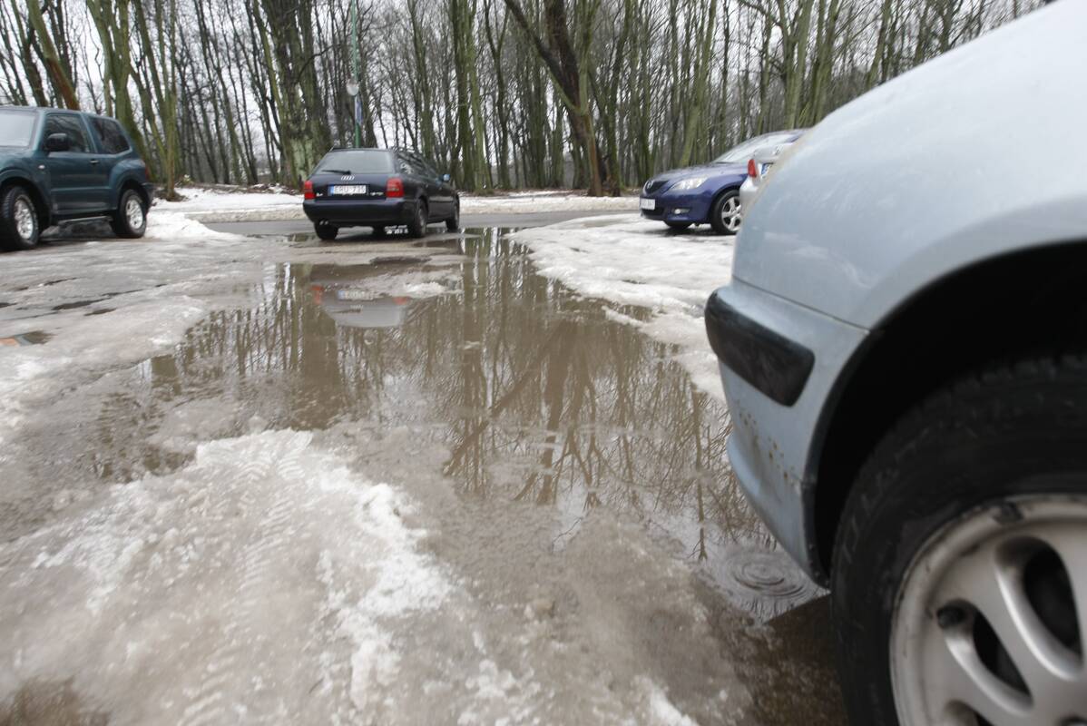 Grėsmės: specialistai perspėja, kad staiga atšilus sniego kalnai virs tokiu potvyniu, kokio pajūris senokai nematė.