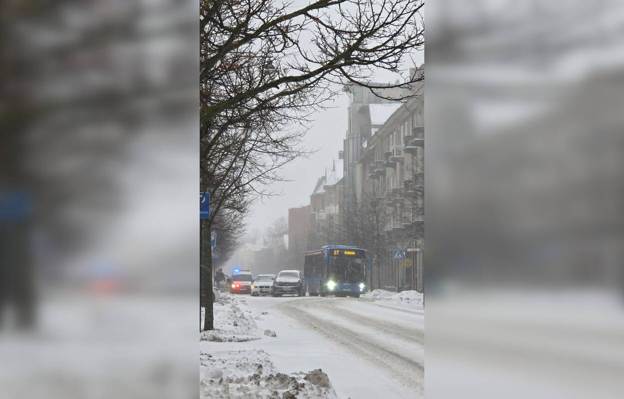 Pirmąją naujų metų dieną uostamiestyje – neblaivus vairuotojas sukėlė avariją