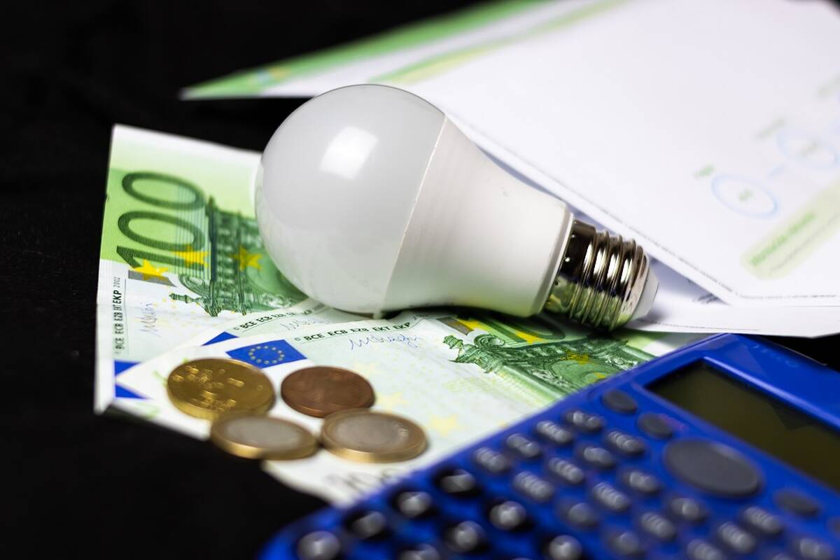 LEA: per savaitę vienas tiekėjas padidino elektros tarifus