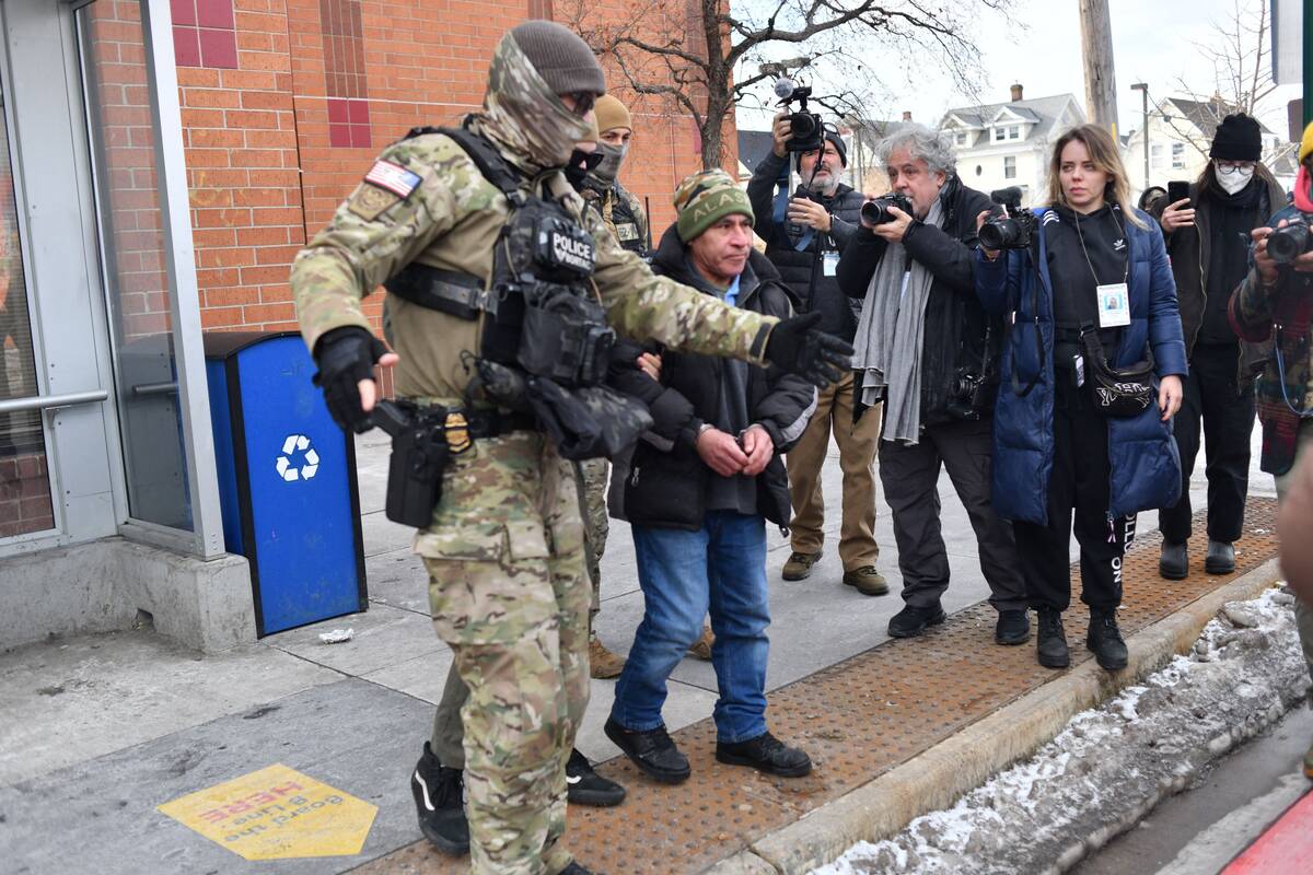 JAV vyriausybė siunčia į Mineapolį dar daugiau pareigūnų