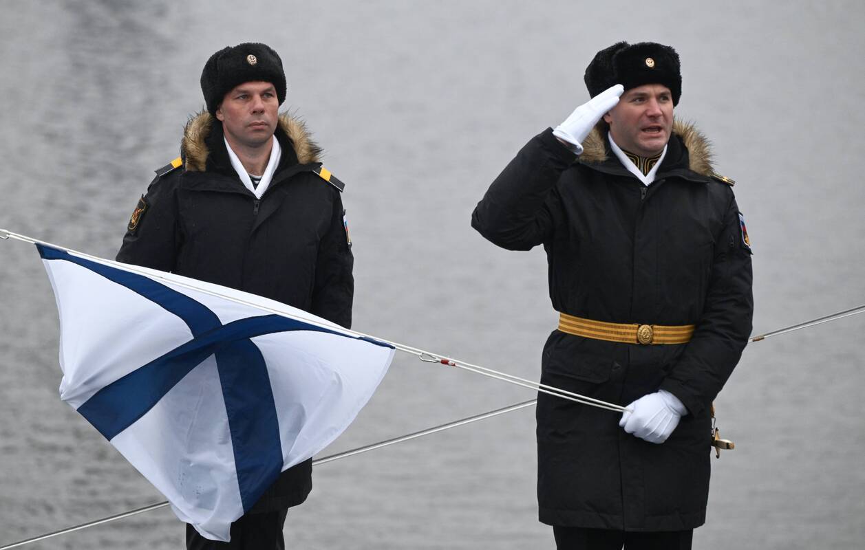 Rusija jungiasi prie Kinijos ir Irano karinių laivų pratybų