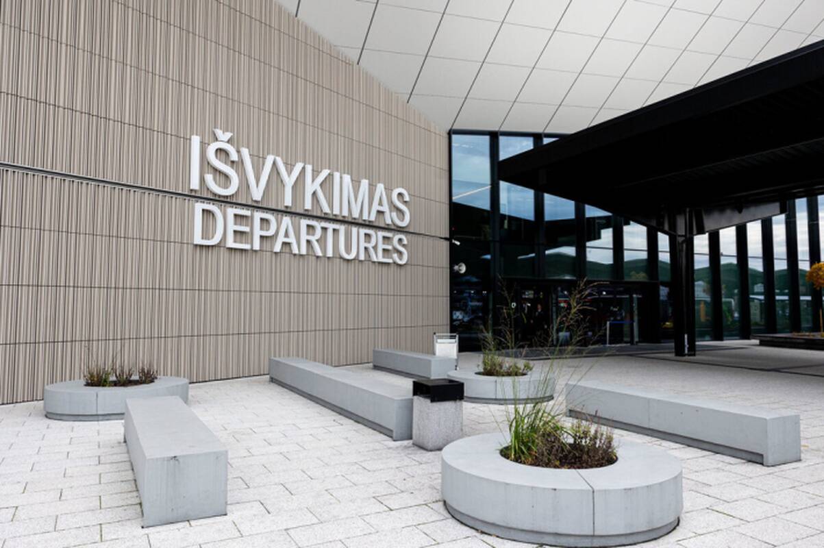 Antradienio vakarą uždarytas Vilniaus oro uostas atnaujino darbą 