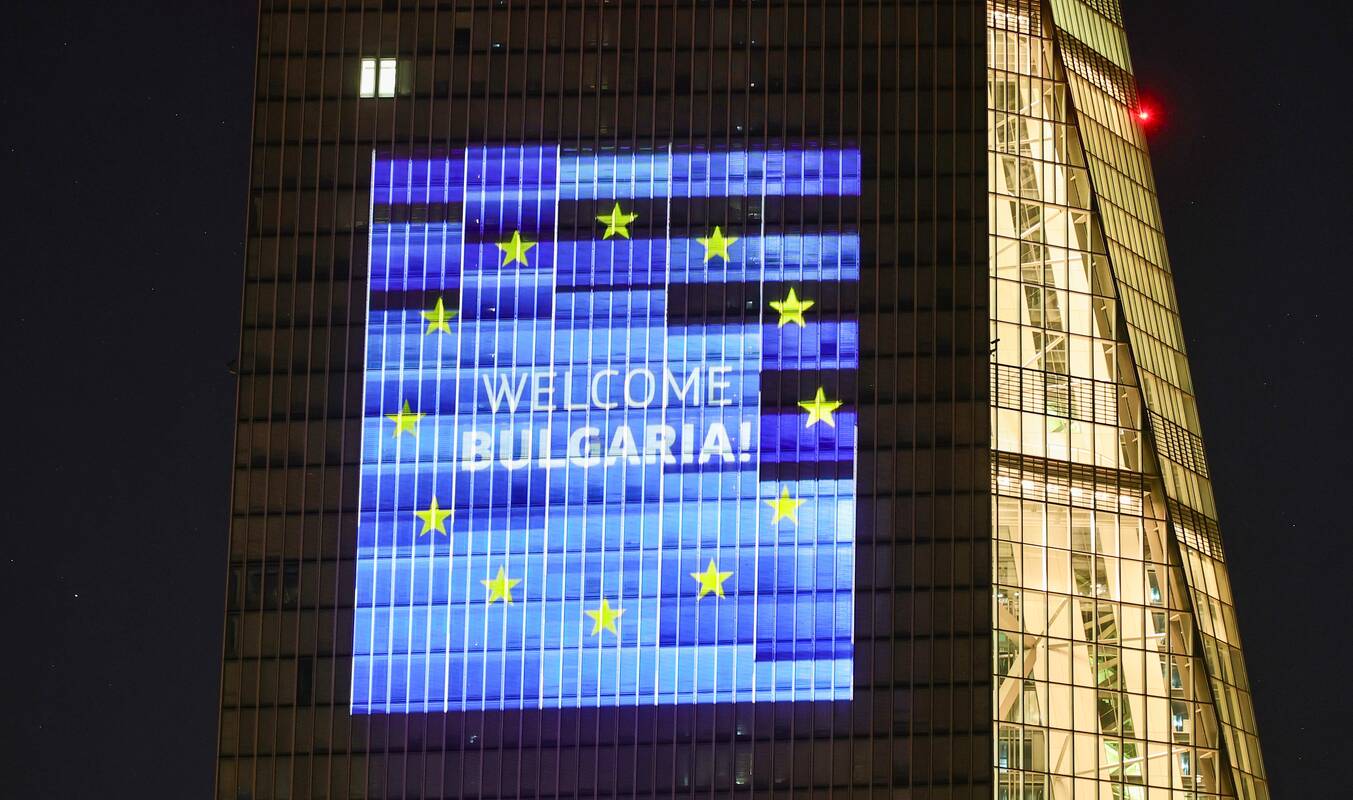 Bulgarija pasitinka 2026-uosius įstojusi į euro zoną