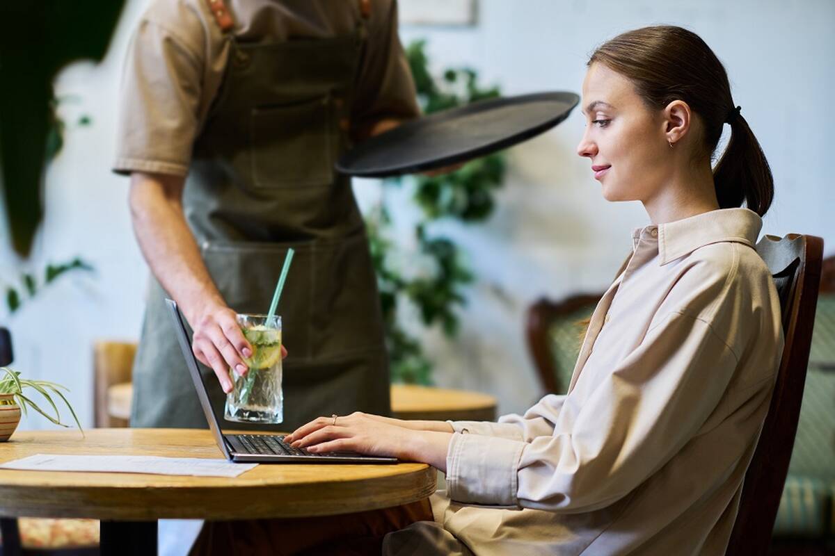 Mažmeninė prekyba pernai augo, restoranų – smuko