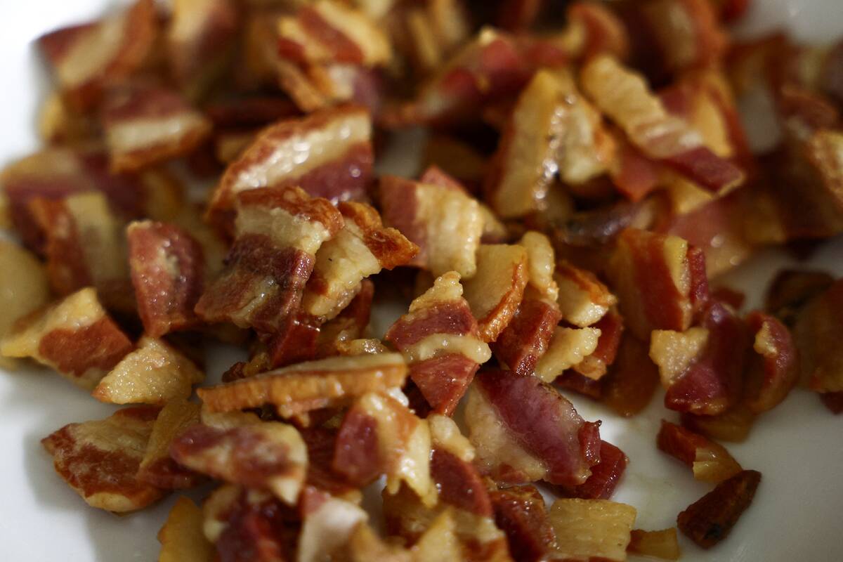 Vagis įsibrovė į namus, sušveitė kiaulieną ir pamiršo savo dokumentus