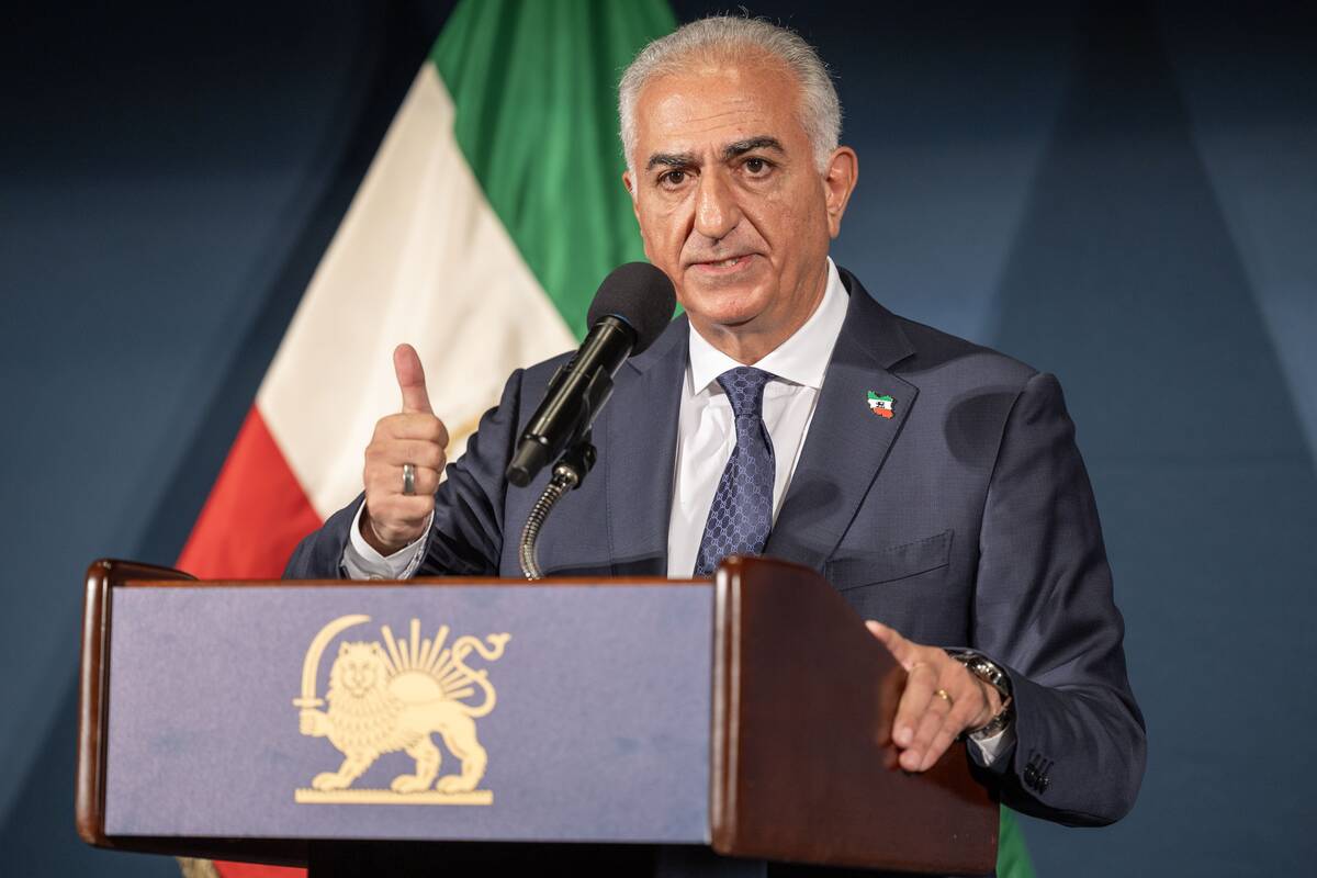 Šacho sūnus Pahlavi pareiškė grįšiantis į Iraną