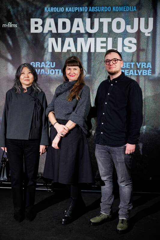 Karolio Kaupinio absurdo komedijos „Badautojų namelis“ premjera