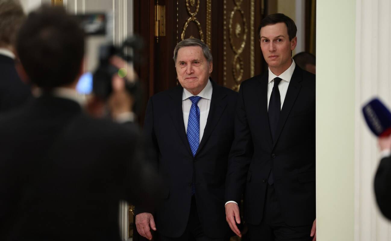JAV pasiuntiniai Jaredas Kushneris ir Steve'as Witkoffas atvyko į Izraelį deryboms