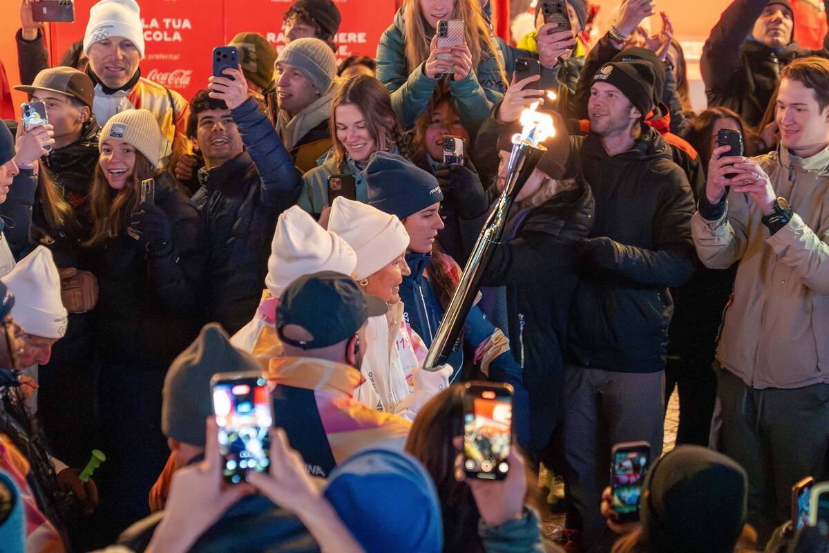 Artėja žiemos olimpinės žaidynės: į Kortiną d‘Ampecą jau atvyko olimpinė ugnis