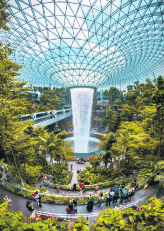 Įspūdžiai: Čangio oro uoste keliautojai gali jaustis tarsi gamtos oazėje.