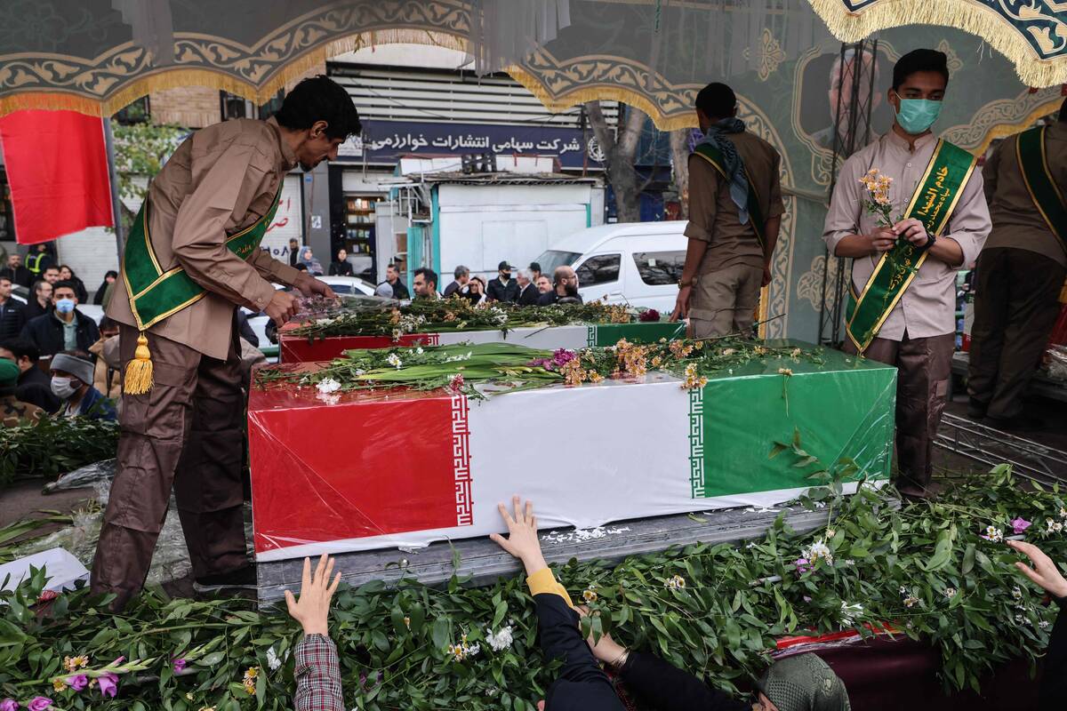 Teherane – masinė laidotuvių ceremonija