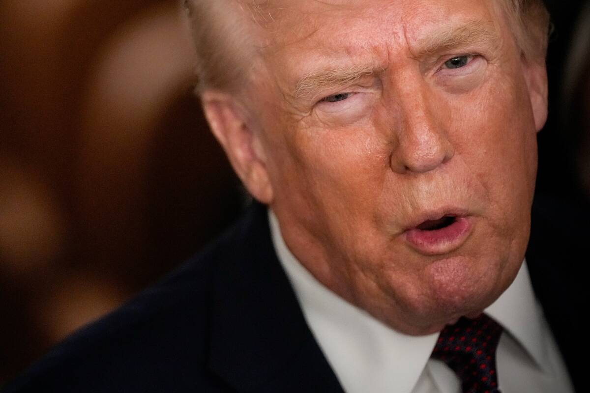 Trumpas skelbia 25 procentų muitus su Iranu prekiaujančioms šalims