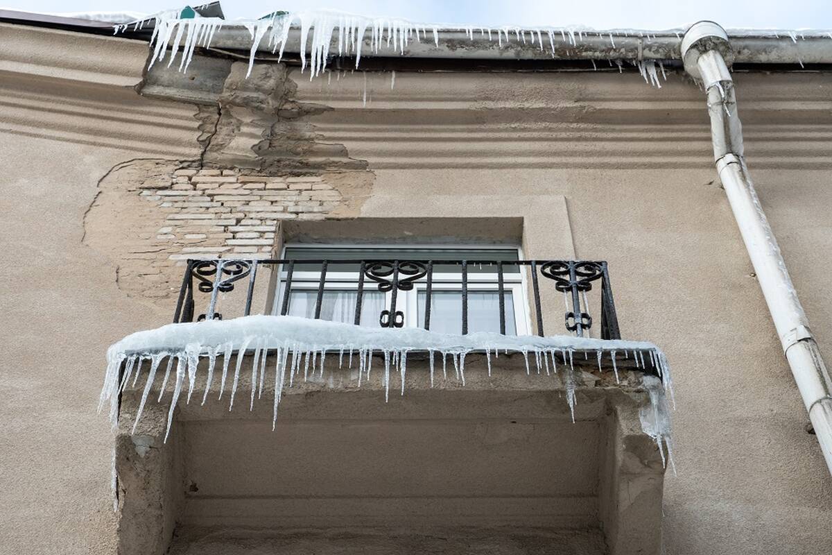 
<span>Įspėja daugiabučių gyventojus: dėl šalčių gali užšalti vamzdynai</span>
