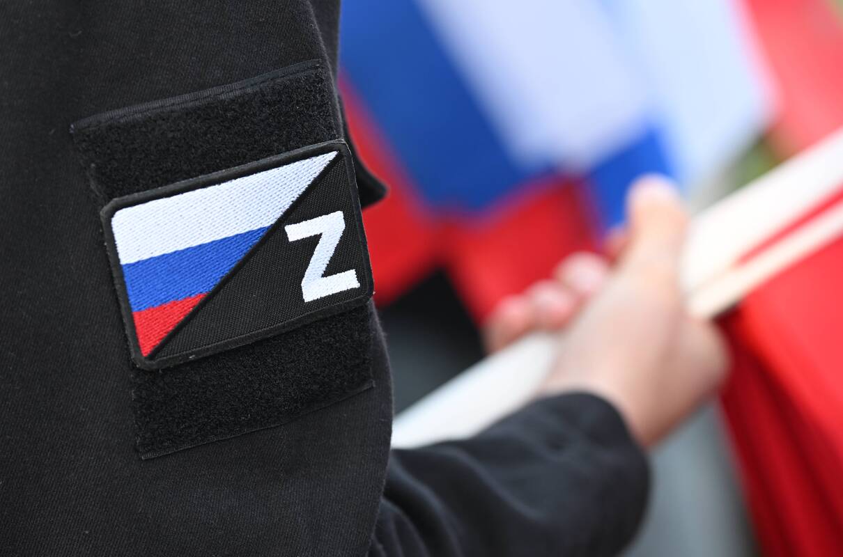 Ant Estijos gynybos lygos būstinės fasado nupieštas simbolis „Z“