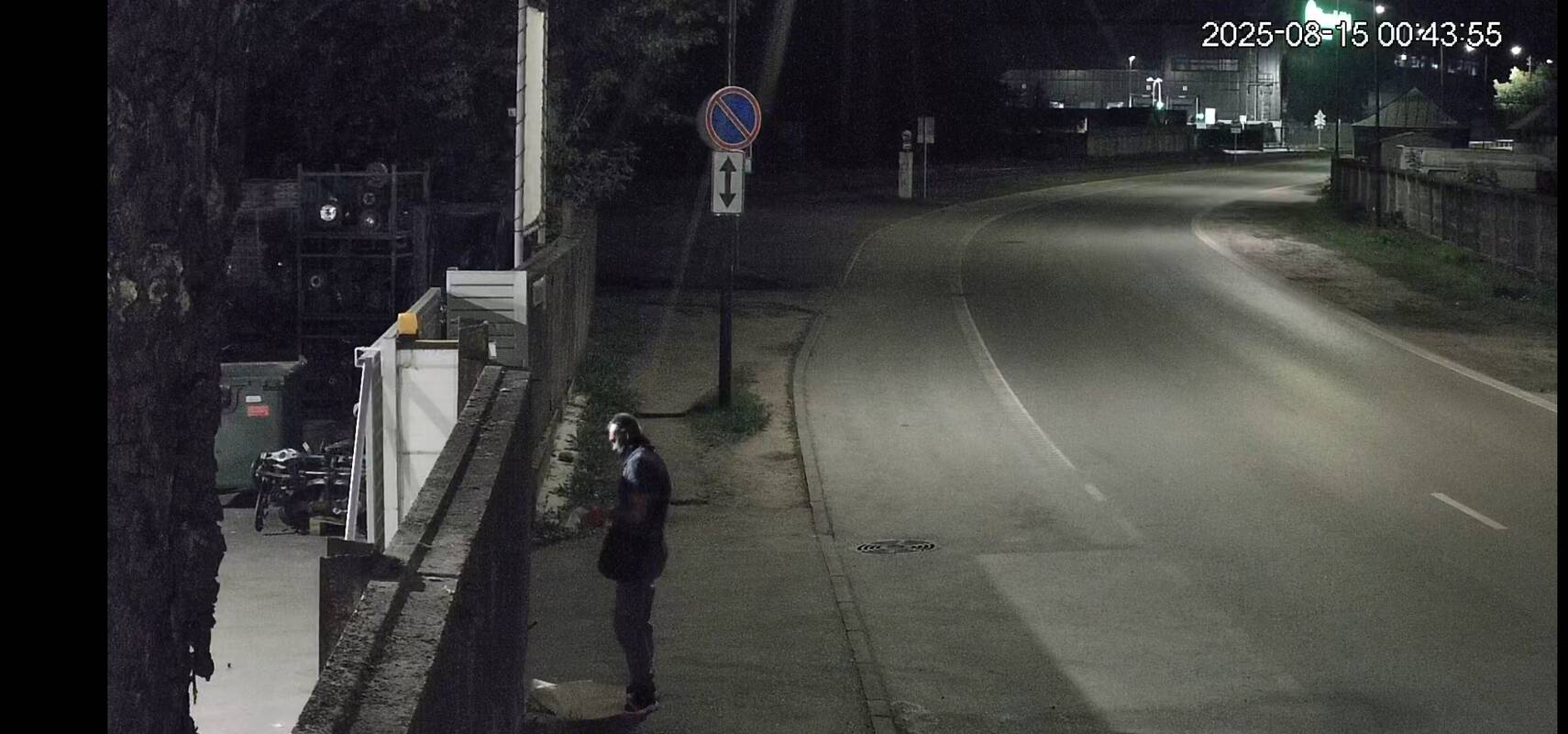 
<span>Viską užfiksavo vaizdo kameros: už automobilių padegimą teks atsakyti</span>
