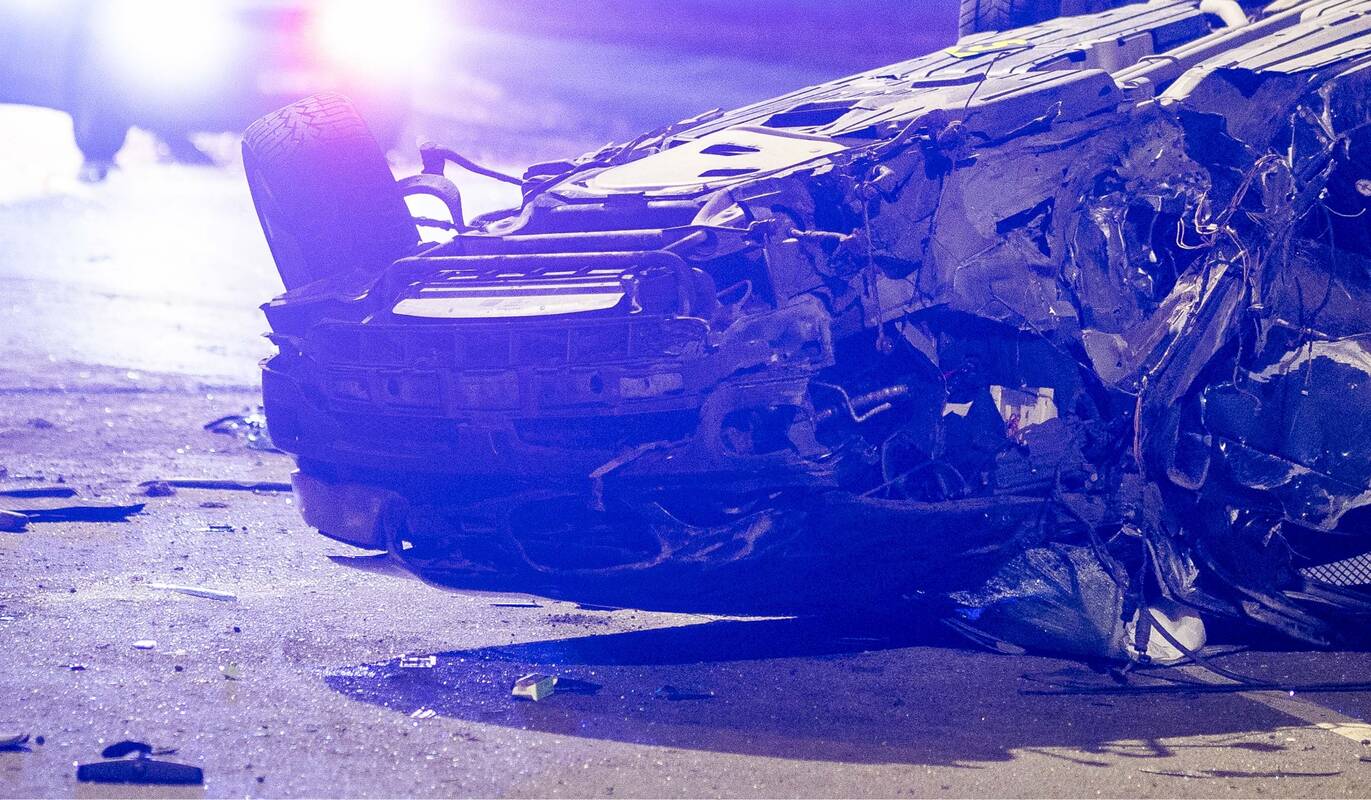 
<span>Nuo kelio nuvažiavo ir keliskart vertėsi automobilis: vairuotojas perduotas medikams</span>
