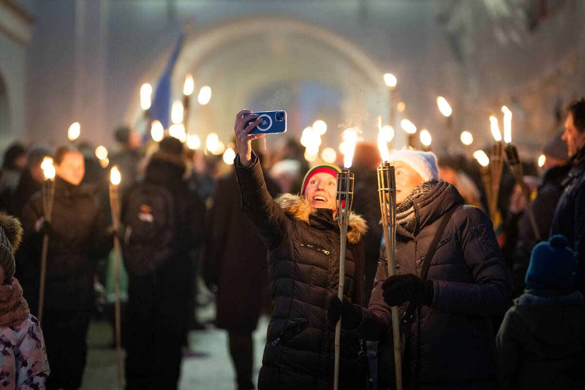 Kasmetinės deglų eitynės Vilniuje – nuo J. Basanavičiaus aikštės iki Lukiškių aikštės