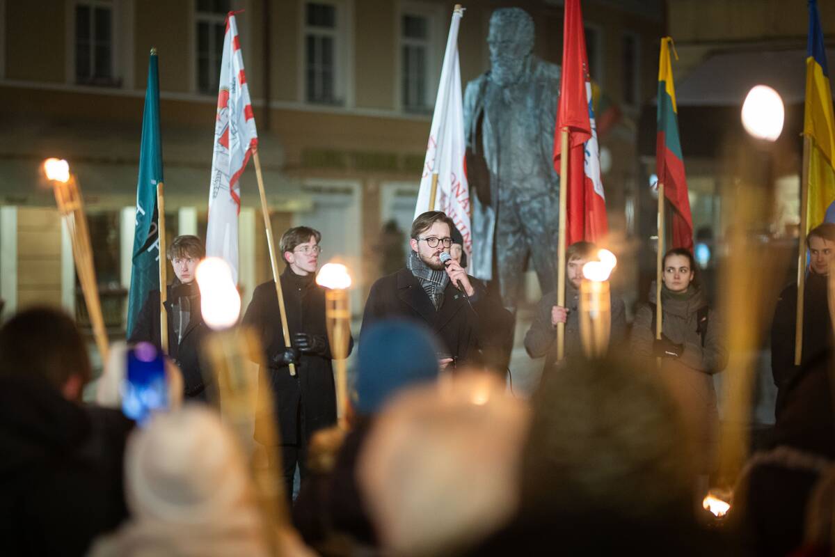 Kasmetinės deglų eitynės Vilniuje – nuo J. Basanavičiaus aikštės iki Lukiškių aikštės