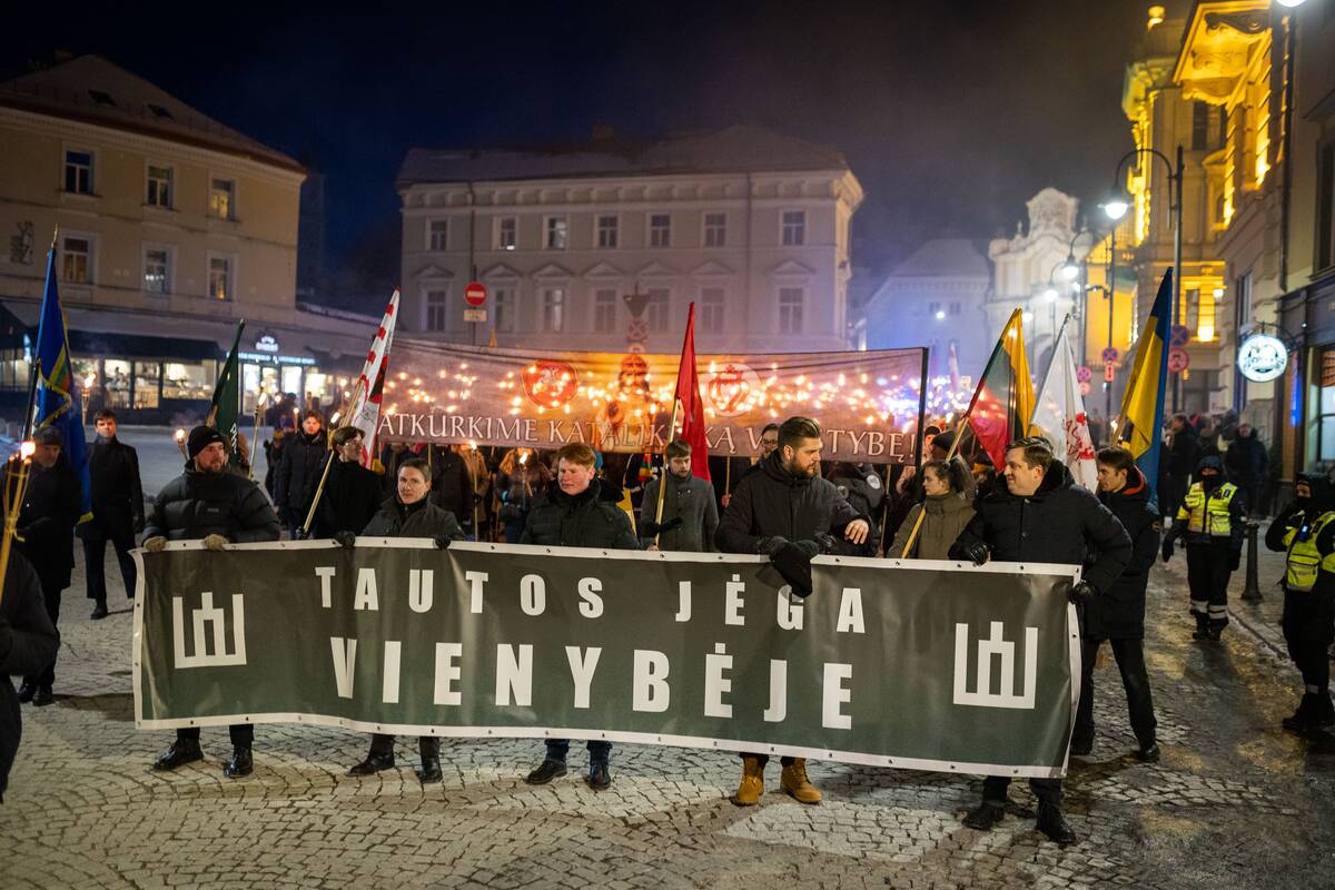 Kasmetinės deglų eitynės Vilniuje – nuo J. Basanavičiaus aikštės iki Lukiškių aikštės